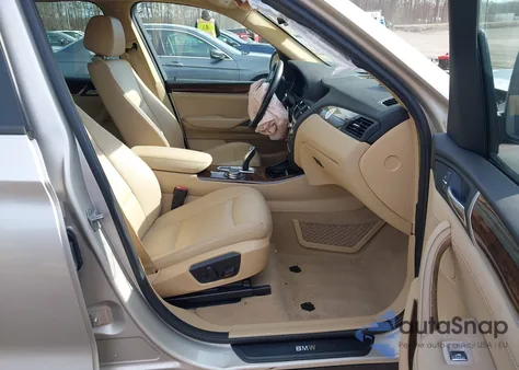 2016 BMW X3 xDrive28I z USA, uszkodzony, nr VIN 5UXWX9C51G0D72704